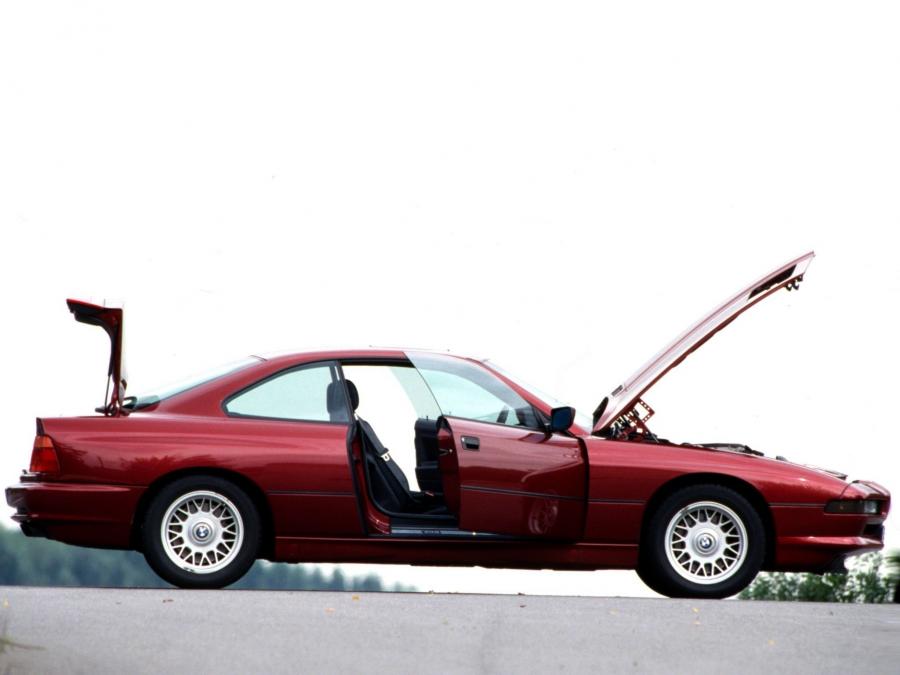  BMW 850i 1989 года  (фото 10 из 27)